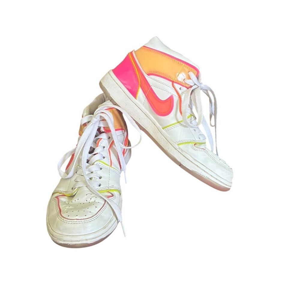 NIKE Kid's Air Jordan 1 Mid "Edge Glow" Size 6